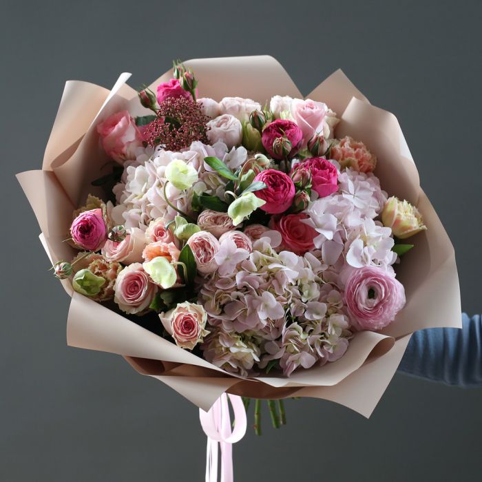 Классический нежный букет с яркими нотками. ― Мята