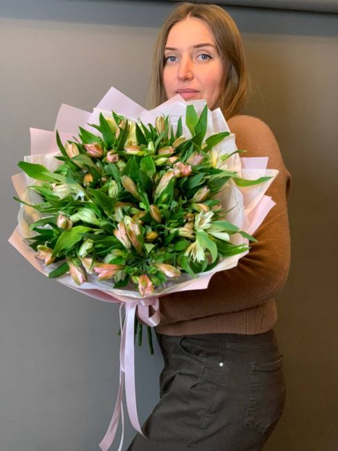 Букет Альстромерии