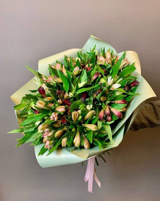 Моно букет из альстромерий ― Мята